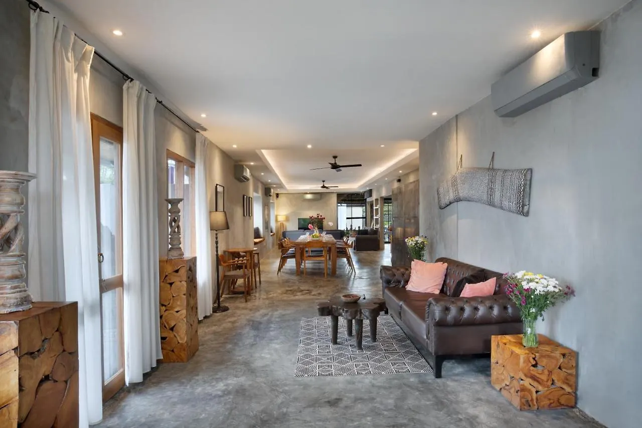 Big Private 11 Bed, 12,5 Bath, Rosefield Villa With Pool, Close To The Beach Canggu  0*, Canggu (Bali)