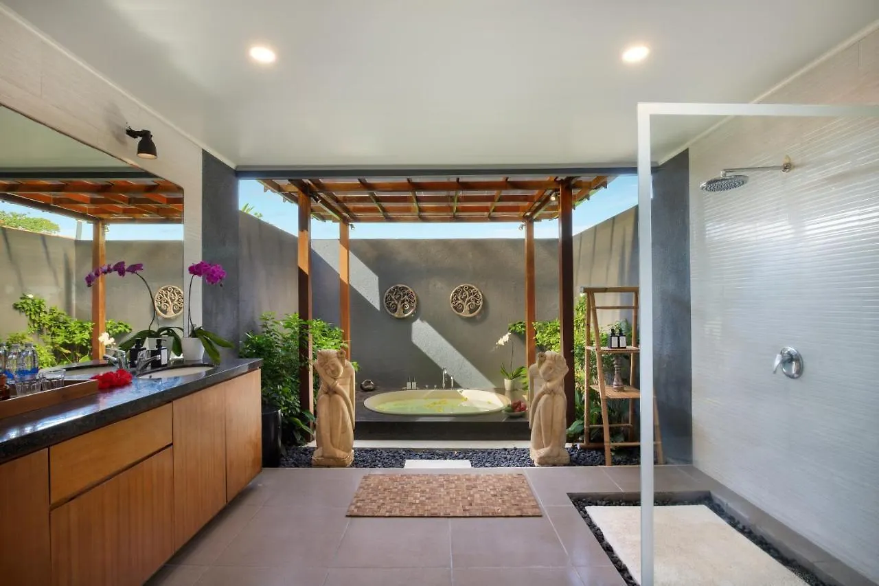 Big Private 11 Bed, 12,5 Bath, Rosefield Villa With Pool, Close To The Beach Canggu