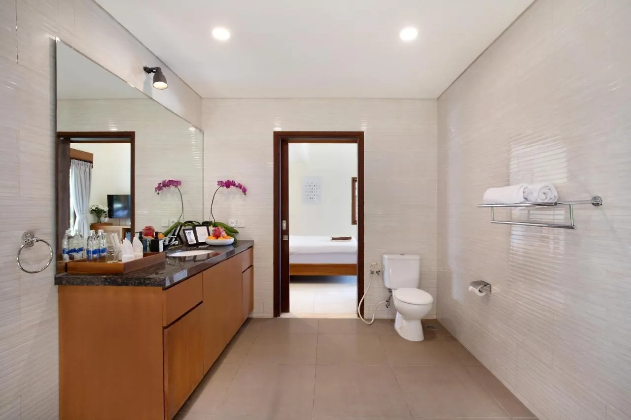 Big Private 11 Bed, 12,5 Bath, Rosefield Villa With Pool, Close To The Beach Canggu