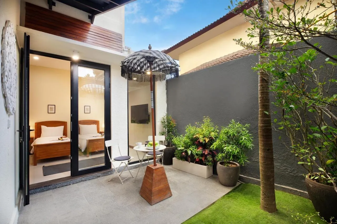 Big Private 11 Bed, 12,5 Bath, Rosefield Villa With Pool, Close To The Beach Canggu  0*, Canggu (Bali)