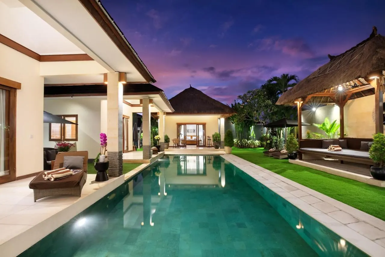 Big Private 11 Bed, 12,5 Bath, Rosefield Villa With Pool, Close To The Beach Canggu  0*, Canggu (Bali)