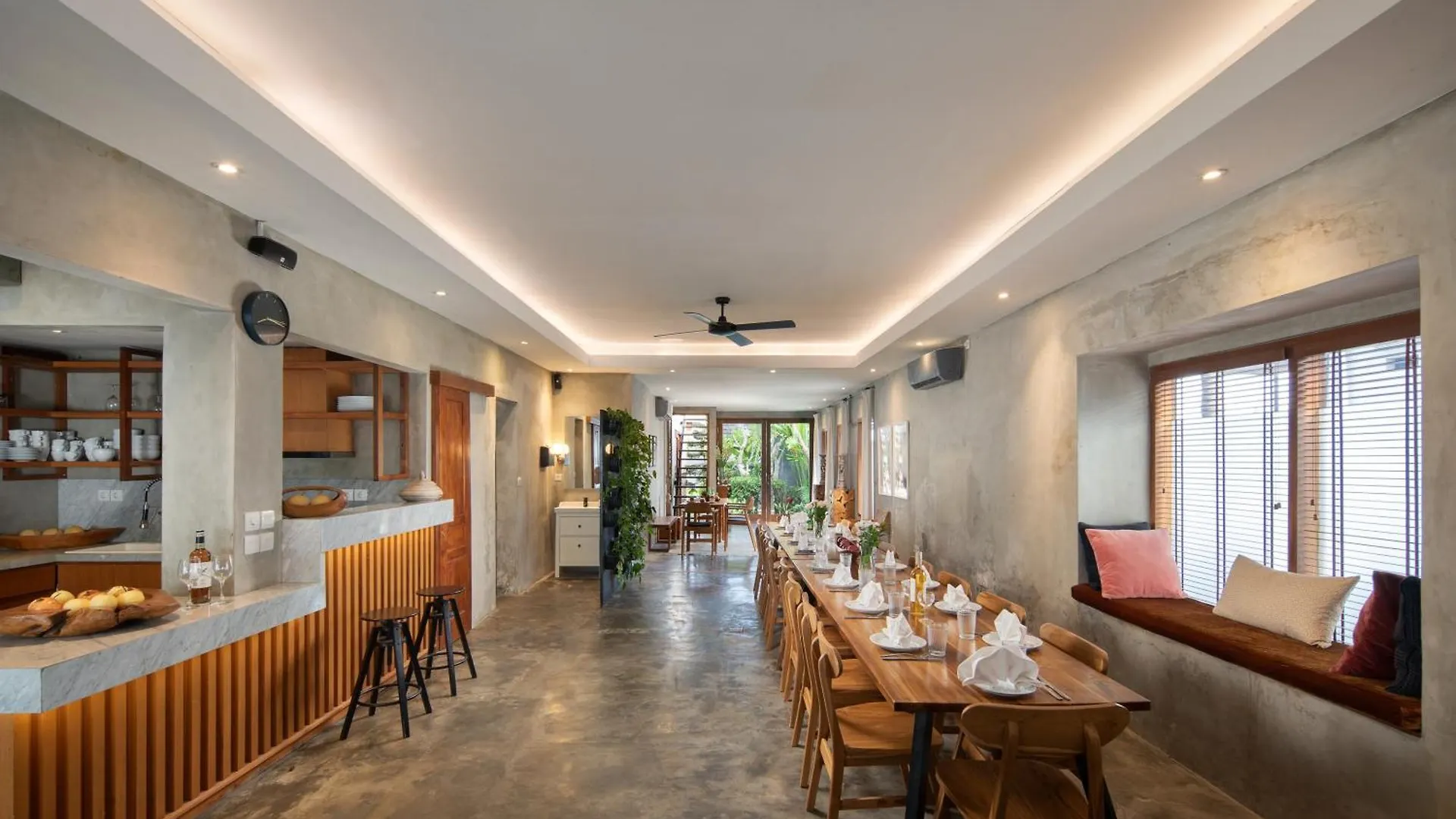 Big Private 11 Bed, 12,5 Bath, Rosefield Villa With Pool, Close To The Beach Canggu