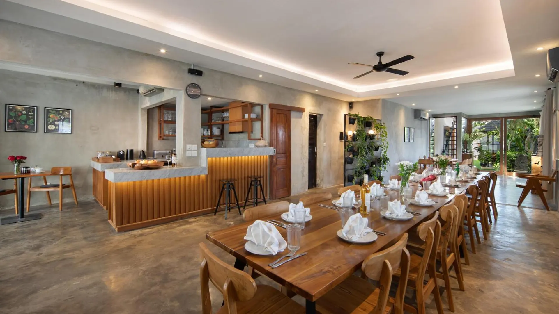 Big Private 11 Bed, 12,5 Bath, Rosefield Villa With Pool, Close To The Beach Canggu  0*, Canggu (Bali)