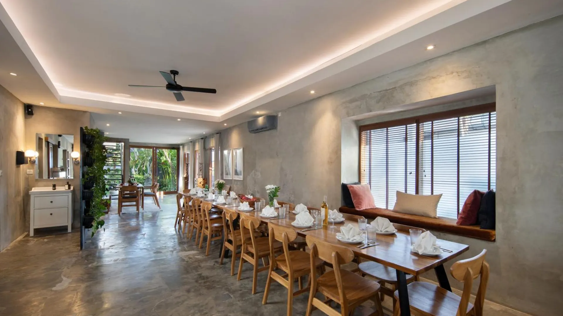 Big Private 11 Bed, 12,5 Bath, Rosefield Villa With Pool, Close To The Beach Canggu  0*, Canggu (Bali) Indonesia