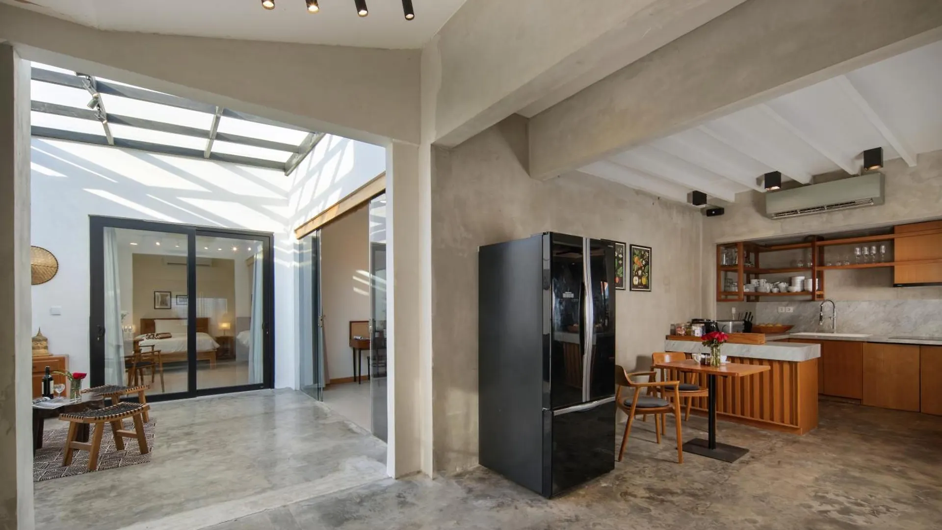 Big Private 11 Bed, 12,5 Bath, Rosefield Villa With Pool, Close To The Beach Canggu  0*, Canggu (Bali) Indonesia