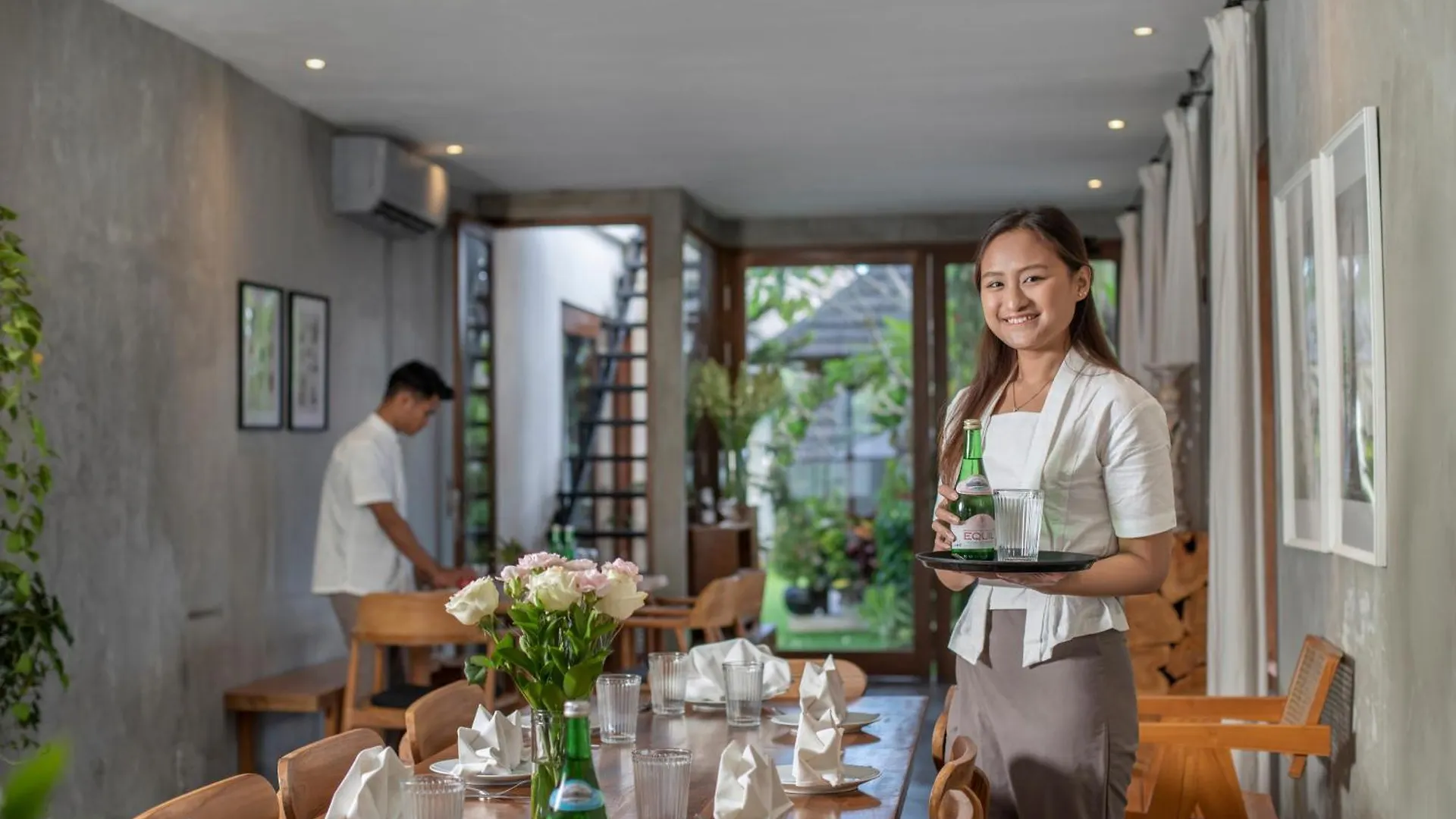 Big Private 11 Bed, 12,5 Bath, Rosefield Villa With Pool, Close To The Beach Canggu  Canggu (Bali)
