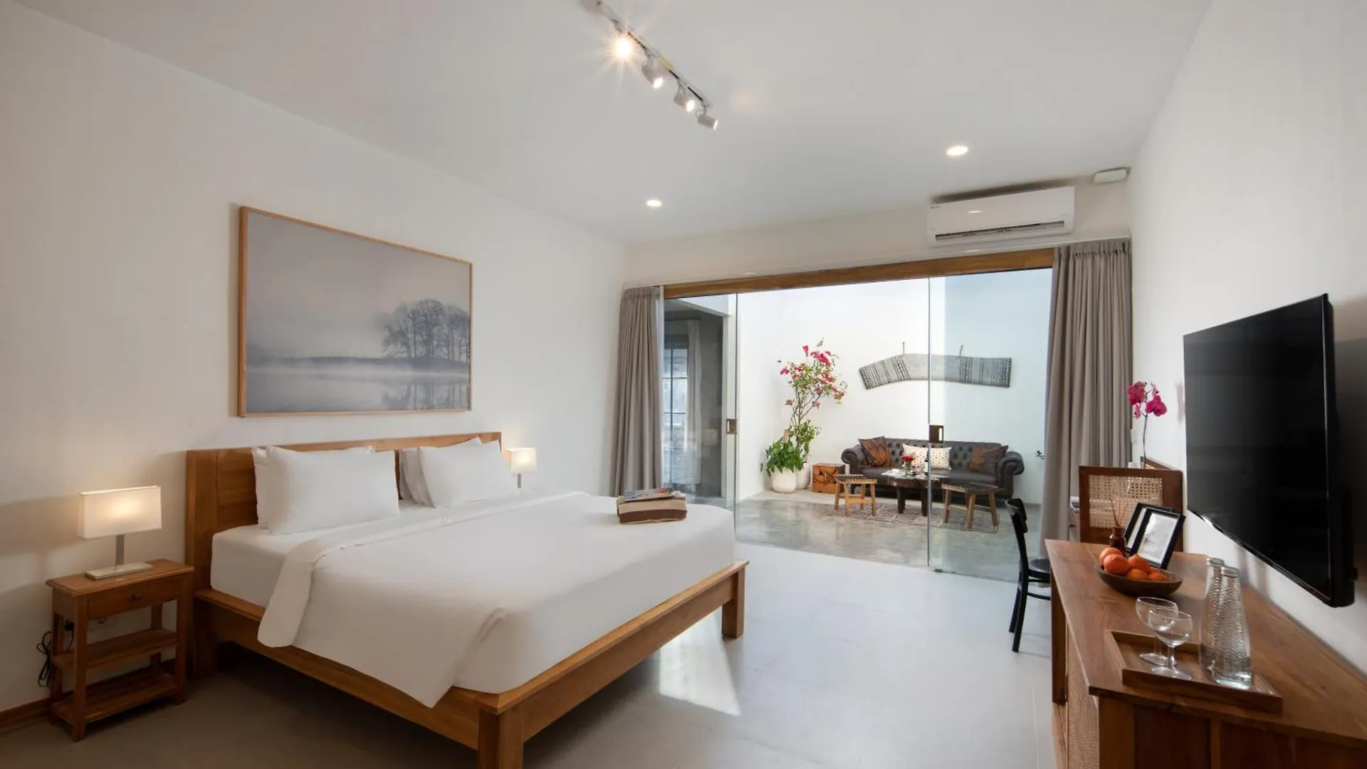 Big Private 11 Bed, 12,5 Bath, Rosefield Villa With Pool, Close To The Beach Canggu