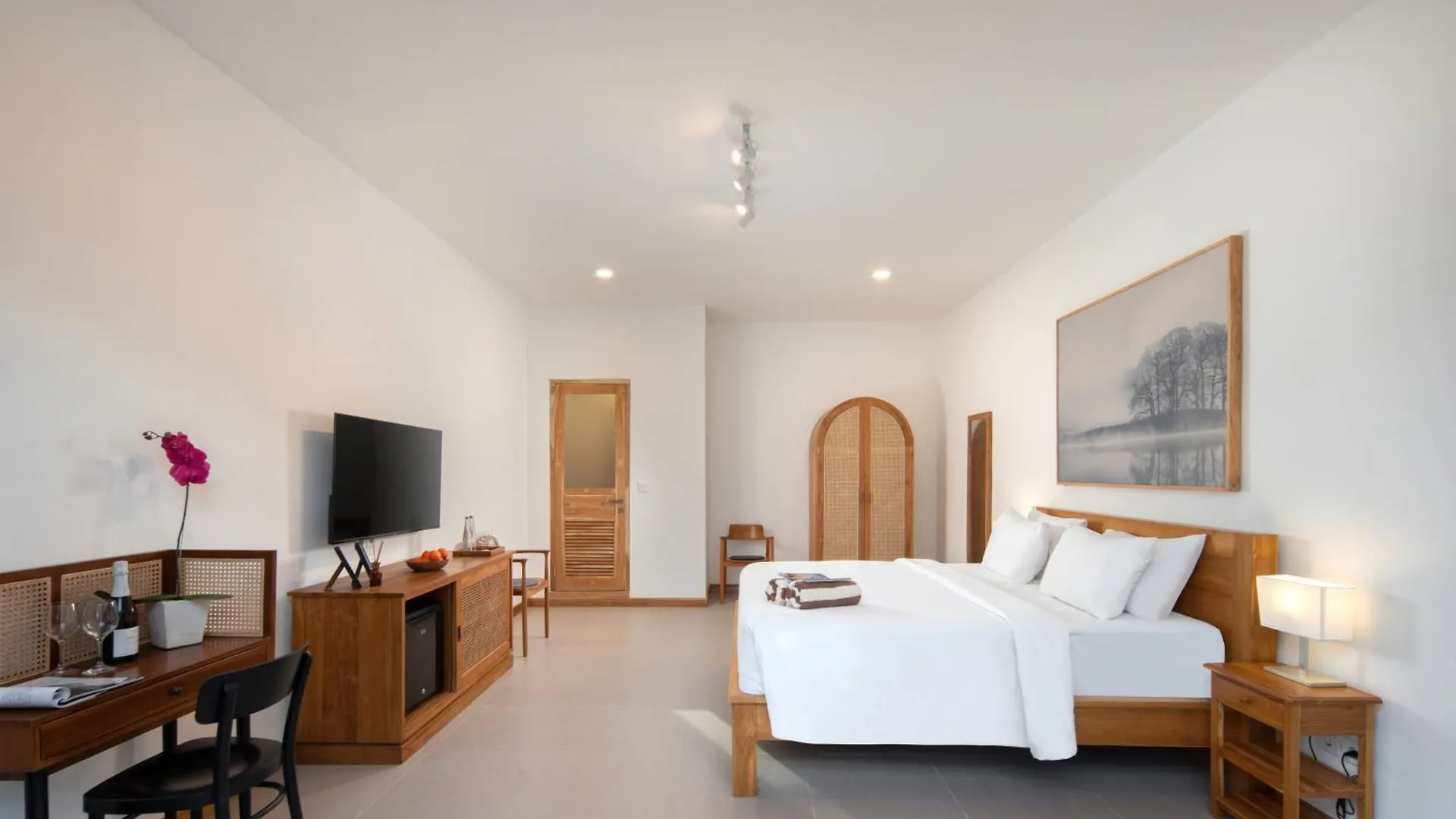Big Private 11 Bed, 12,5 Bath, Rosefield Villa With Pool, Close To The Beach Canggu
